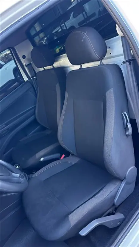 VOLKSWAGEN Saveiro 1.6 16V FLEX MSI ROBUST CABINE SIMPLES, Foto 3