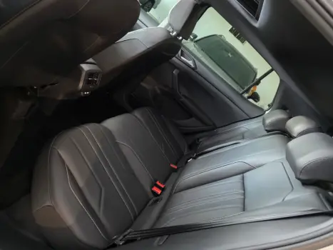 VOLKSWAGEN T-Cross 1.4 4P 250 TSI FLEX HIGHLINE AUTOM�TICO, Foto 15