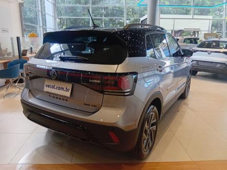 VOLKSWAGEN T-Cross 1.4 4P 250 TSI FLEX HIGHLINE AUTOM�TICO, Foto 9