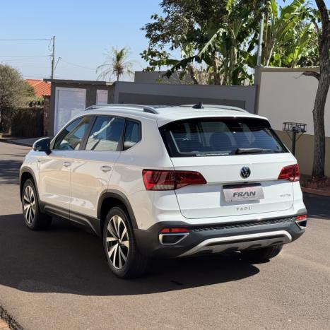 VOLKSWAGEN Taos 1.4 16V 4P FLEX 250 TSI HIGHLINE AUTOM�TICO, Foto 6
