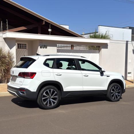 VOLKSWAGEN Taos 1.4 16V 4P FLEX 250 TSI HIGHLINE AUTOM�TICO, Foto 7