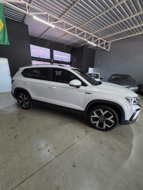 VOLKSWAGEN Taos 1.4 16V 4P FLEX 250 TSI HIGHLINE AUTOM�TICO, Foto 6