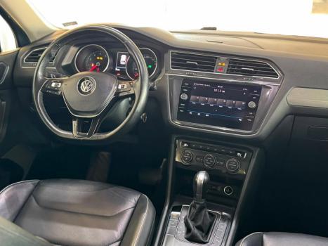 VOLKSWAGEN Tiguan 1.4 250 TSI TOTAL FLEX ALLSPACE COMFORTLINE TURBO AUTOM�TICO TIPTRONIC, Foto 8