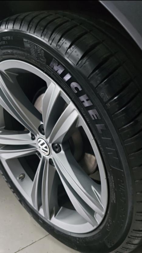 VOLKSWAGEN Tiguan 2.0 16V 4P TSI 350 TURBO R-LINE 4MOTION DSG AUTOM�TICO, Foto 12