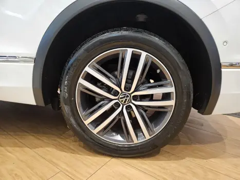 VOLKSWAGEN Tiguan 2.0 300 TSI ALLSPACE R-LINE TURBO AUTOM�TICO, Foto 9