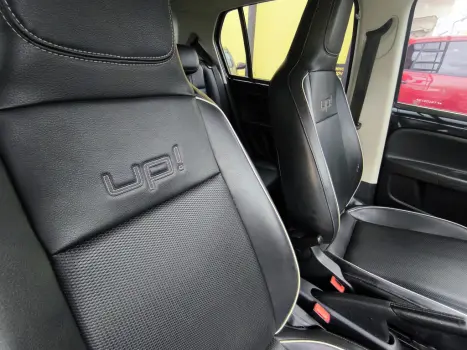 VOLKSWAGEN UP 1.0 12V RED BLACK WHITE FLEX, Foto 5