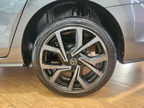 VOLKSWAGEN Virtus 1.4 4P 250 TSI EXCLUSIVE AUTOM�TICO, Foto 8