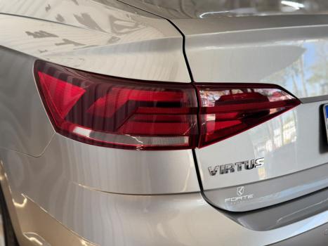 VOLKSWAGEN Virtus 1.6 4P MSI FLEX AUTOM�TICO, Foto 4