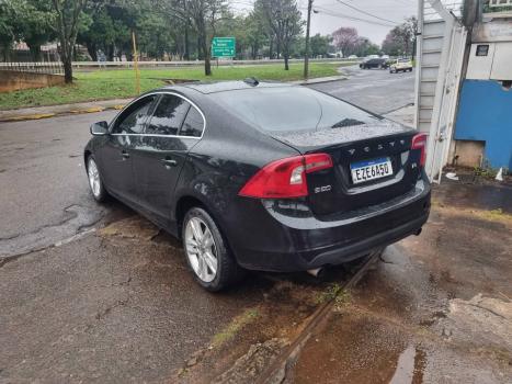 VOLVO S60 2.0 4P T5 AUTOM�TICO, Foto 4