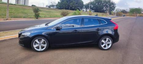 VOLVO V40 2.0 4P T4 COMFORT TURBO AUTOM�TICO, Foto 2