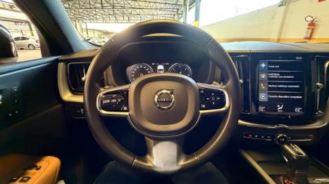 VOLVO XC60 2.0 4P D5 MOMENTUM DIESEL AWD GEARTRONIC, Foto 3