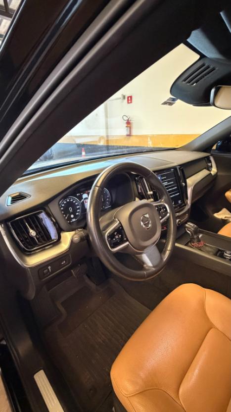 VOLVO XC60 2.0 4P D5 MOMENTUM DIESEL AWD GEARTRONIC, Foto 15