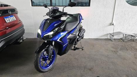 YAMAHA Aerox 160 ABS, Foto 3