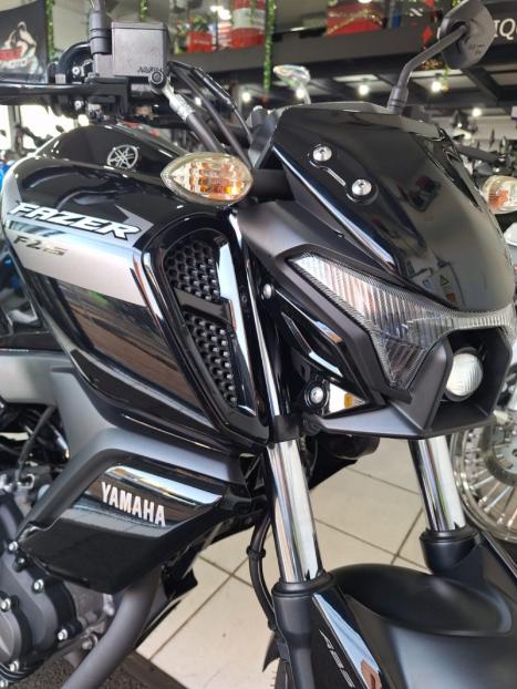 YAMAHA FZ 15 Fazer ABS, Foto 7