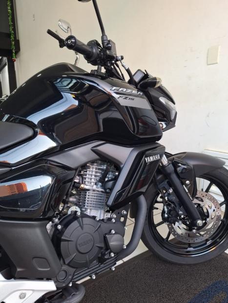 YAMAHA FZ 15 Fazer ABS, Foto 8