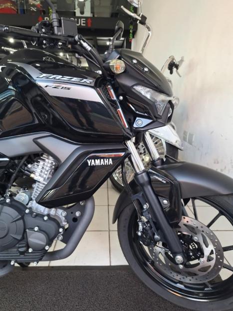 YAMAHA FZ 15 Fazer ABS, Foto 10