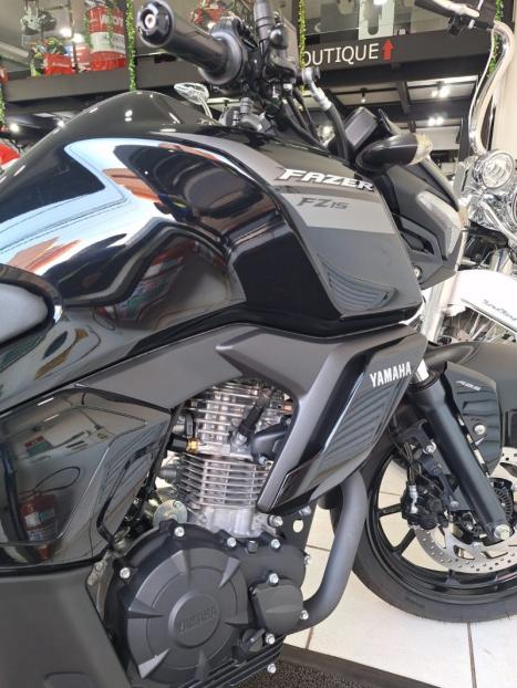 YAMAHA FZ 15 Fazer ABS, Foto 11