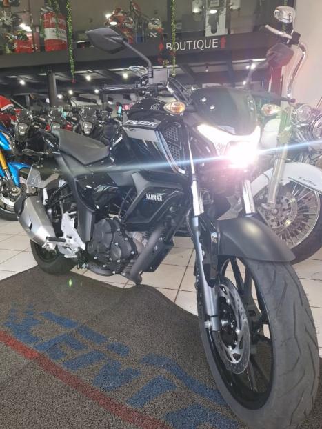 YAMAHA FZ 15 Fazer ABS, Foto 12