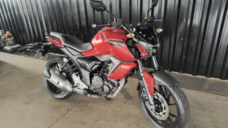 YAMAHA FZ 15 Fazer ABS, Foto 2