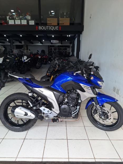 YAMAHA FZ 25 250 Fazer Flex , Foto 1