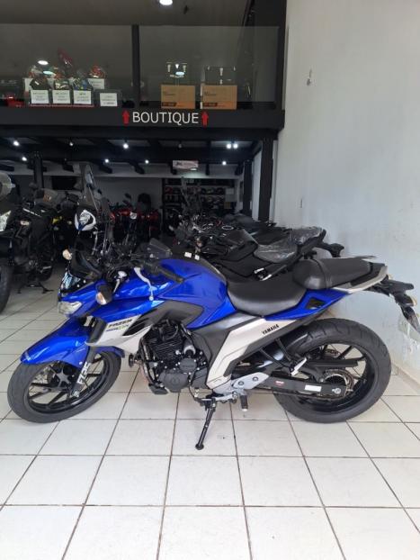 YAMAHA FZ 25 250 Fazer Flex , Foto 2