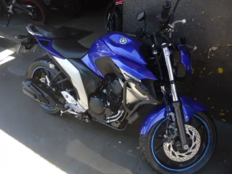 YAMAHA FZ 25 250 Fazer Flex , Foto 1