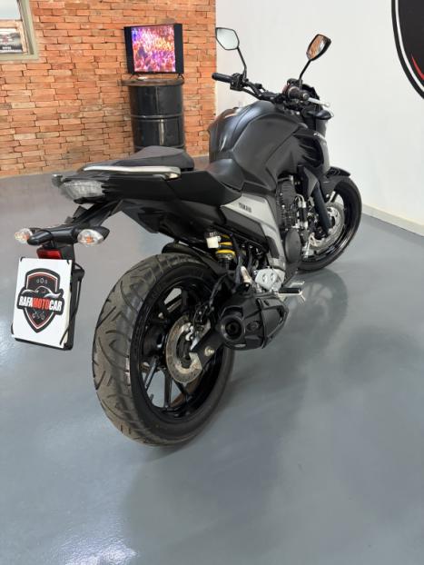 YAMAHA FZ 25 250 Fazer Flex , Foto 6