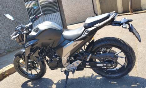YAMAHA FZ 25 250 Fazer Flex , Foto 3