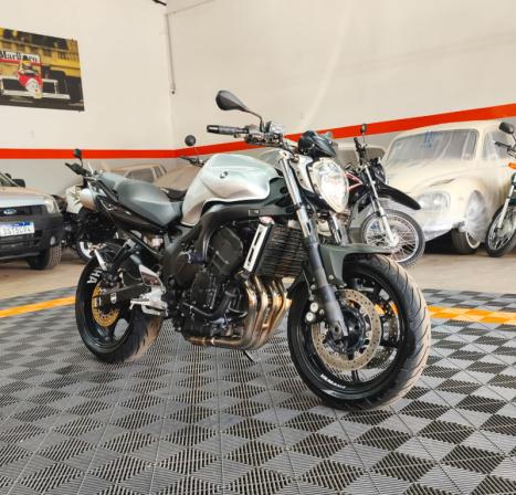 YAMAHA FZ6 Fazer 600 N, Foto 4