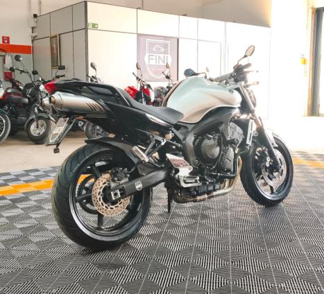 YAMAHA FZ6 Fazer 600 N, Foto 5