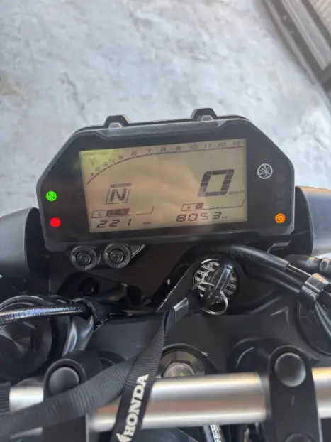 YAMAHA MT-03 300 ABS, Foto 3