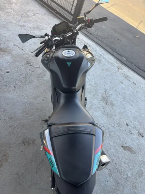 YAMAHA MT-03 300 ABS, Foto 5