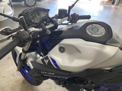 YAMAHA MT-03 300 ABS, Foto 2
