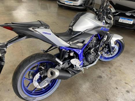 YAMAHA MT-03 300 ABS, Foto 5