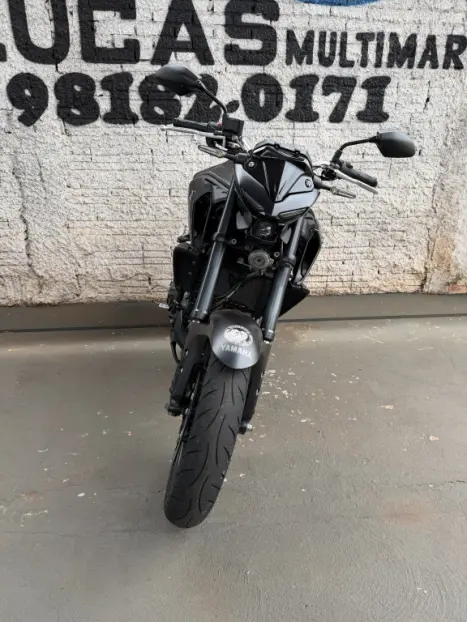 YAMAHA MT-03 300 ABS, Foto 3