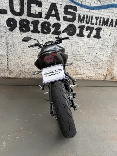 YAMAHA MT-03 300 ABS, Foto 4