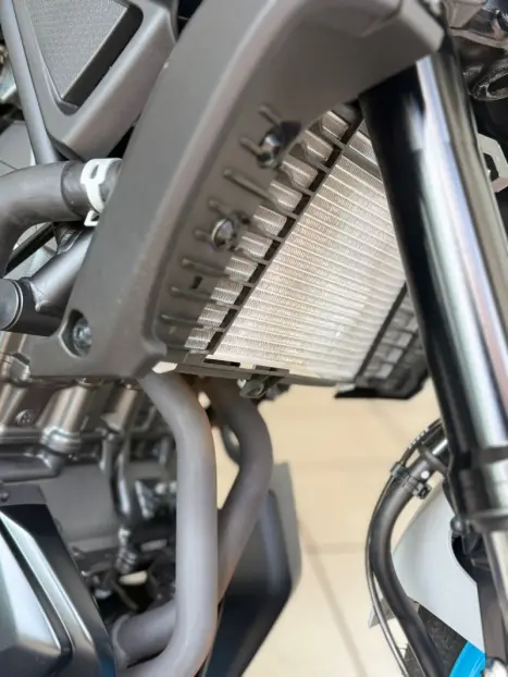 YAMAHA MT-03 300 ABS, Foto 14