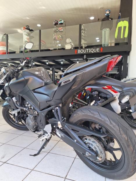 YAMAHA MT-03 300 ABS, Foto 5