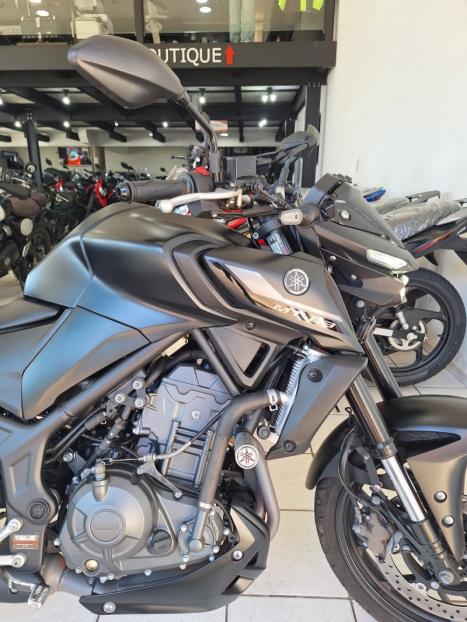 YAMAHA MT-03 300 ABS, Foto 7