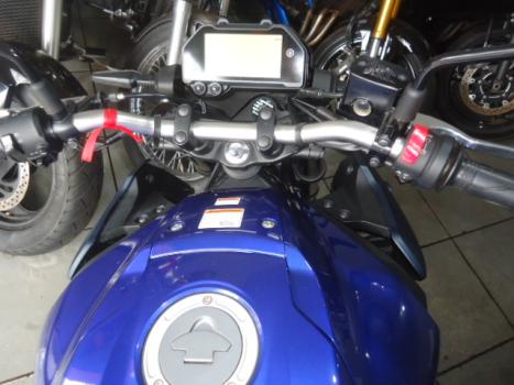 YAMAHA MT-03 300 ABS, Foto 3