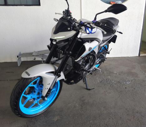YAMAHA MT-03 300 ABS, Foto 3