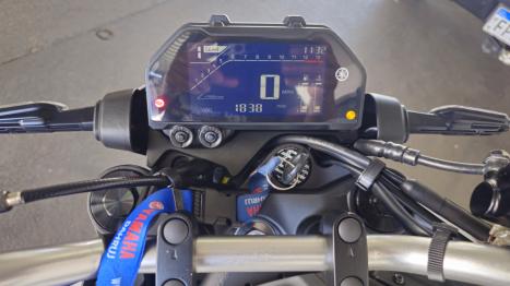 YAMAHA MT-03 300 ABS, Foto 6