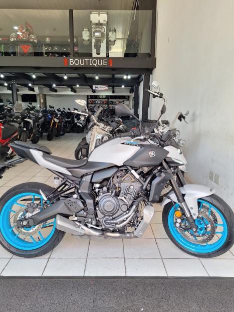 YAMAHA MT-07 700 ABS, Foto 1