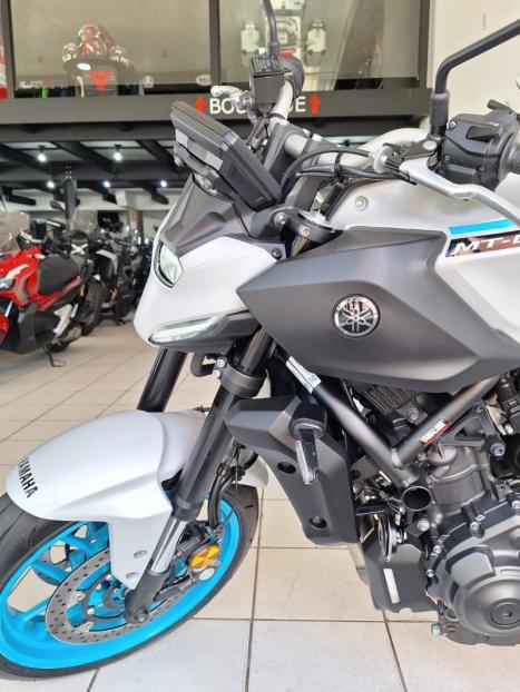 YAMAHA MT-07 700 ABS, Foto 6