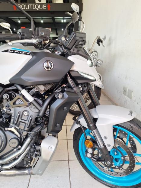 YAMAHA MT-07 700 ABS, Foto 7