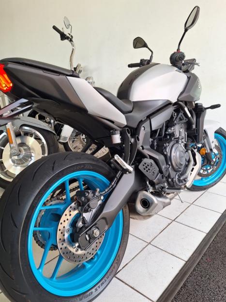 YAMAHA MT-07 700 ABS, Foto 9