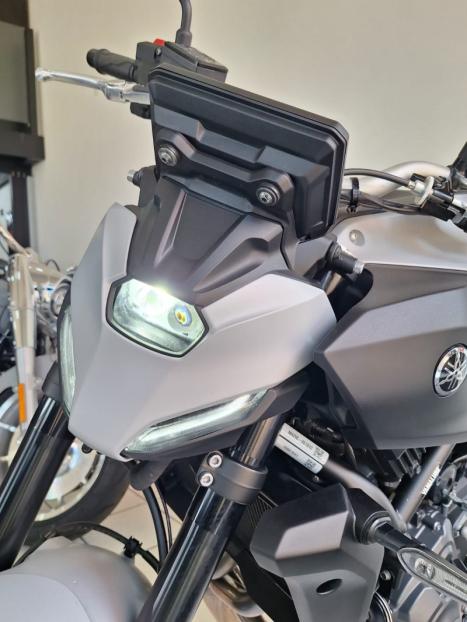 YAMAHA MT-07 700 ABS, Foto 10