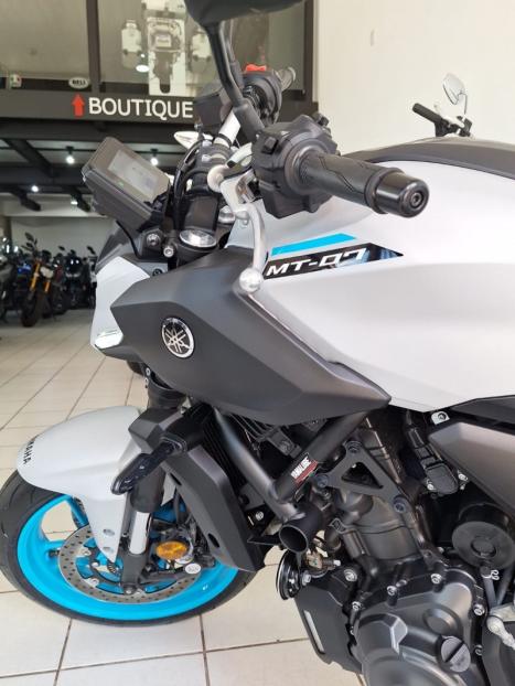 YAMAHA MT-07 700 ABS, Foto 13