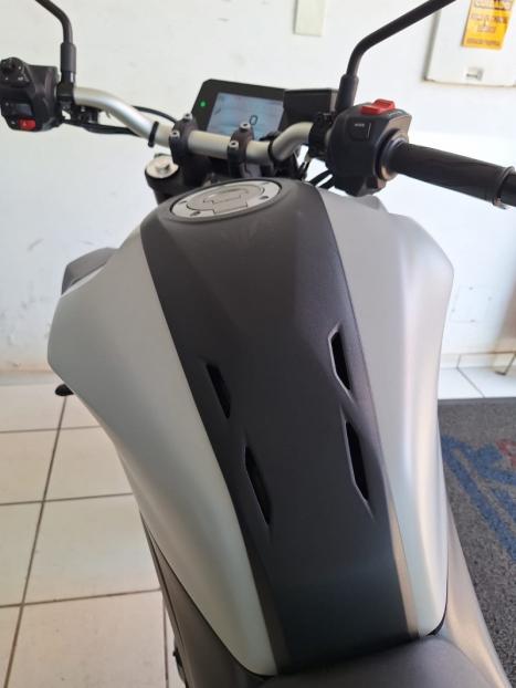 YAMAHA MT-07 700 ABS, Foto 14