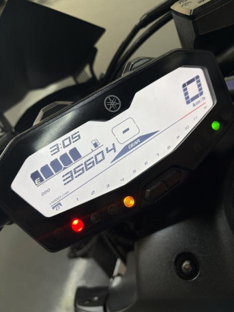 YAMAHA MT-07 700 ABS, Foto 6